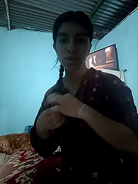 Snapshot of Ariell_Kieran chatting on February 13, 1:27 am Ariell Kieran online show from February 13, 1:27 am