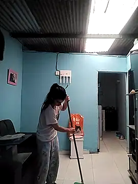 Ariell Kieran online show from April 4, 7:42 pm