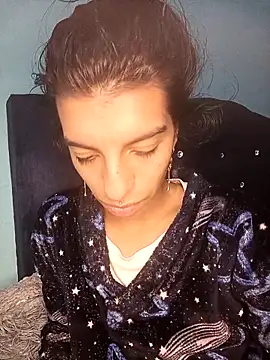 Snapshot of Ariell_Kieran chatting on January 17, 5:44 am Ariell Kieran online show from January 17, 5:44 am