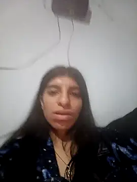 Snapshot of Ariell_Kieran chatting on May 8, 2:04 am Ariell Kieran online show from May 8, 2:04 am
