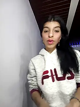 Snapshot of Ariell_Kieran chatting on February 19, 12:46 am Ariell Kieran online show from February 19, 12:46 am