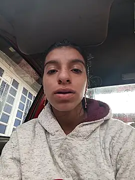 Snapshot of Ariell_Kieran chatting on February 27, 5:05 pm Ariell Kieran online show from February 27, 5:05 pm