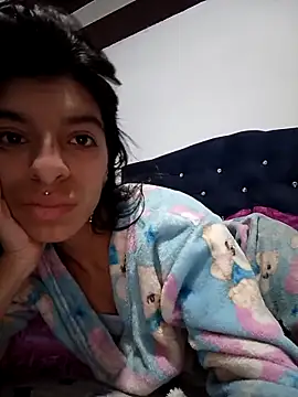 Snapshot of Ariell_Kieran chatting on March 11, 12:44 am Ariell Kieran online show from March 11, 12:44 am