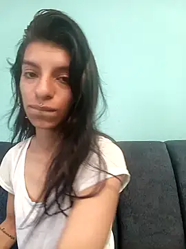 Snapshot of Ariell_Kieran chatting on October 21, 5:56 pm Ariell Kieran online show from October 21, 5:56 pm