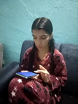 Snapshot of Ariell_Kieran chatting on October 24, 12:42 am Ariell Kieran online show from October 24, 12:42 am