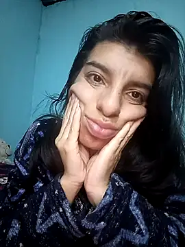 Snapshot of Ariell_Kieran chatting on January 9, 3:35 am Ariell Kieran online show from January 9, 3:35 am