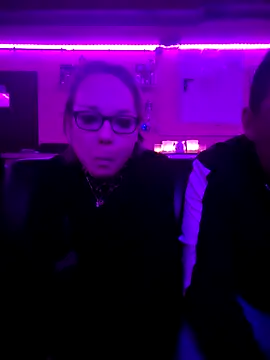 Snapshot of Fuxy-love69 chatting on December 4, 10:20 pm Fuxy-love69 online show from December 4, 10:20 pm