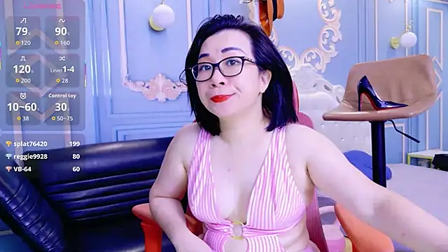 Snapshot of LucianaMe chatting on June 4, 3:06 pm LucianaMe online show from June 4, 3:06 pm