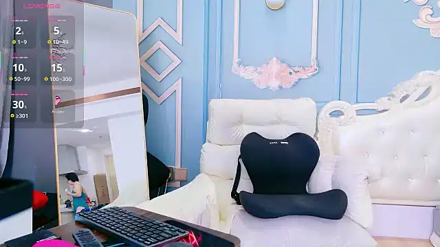 LucianaMe online show from November 10, 2:27 am