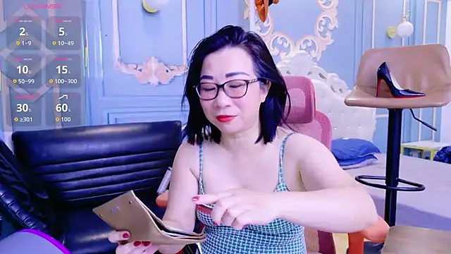 Snapshot of LucianaMe chatting on June 17, 3:39 am LucianaMe online show from June 17, 3:39 am