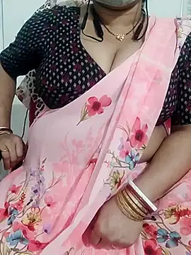 Snapshot of o-radha chatting on February 15, 12:22 pm o-radha online show from February 15, 12:22 pm