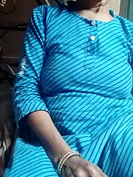 Snapshot of o-radha chatting on February 3, 9:19 am o-radha online show from February 3, 9:19 am