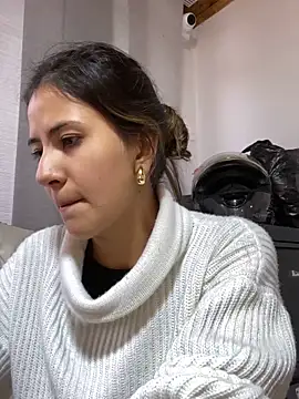 Snapshot of Andrea18_blonde chatting on March 15, 10:22 pm Andrea18 blonde online show from March 15, 10:22 pm