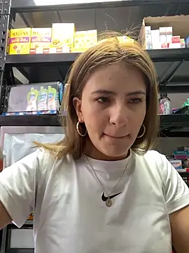 Andrea18 blonde online show from June 10, 3:13 pm
