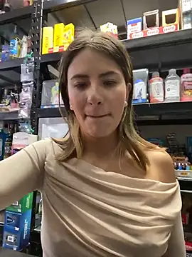 Andrea18 blonde online show from May 7, 8:45 pm