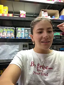 Andrea18 blonde online show from May 17, 3:34 pm