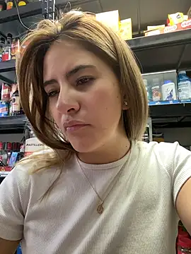 Andrea18 blonde online show from July 18, 9:12 pm