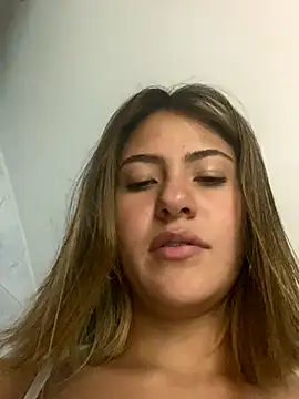 Andrea18 blonde online show from December 13, 8:04 pm