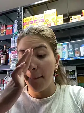 Andrea18 blonde online show from July 31, 9:01 pm