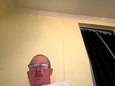 Snapshot of ClimbedCaelum chatting on November 30, 6:36 am ClimbedCaelum online show from November 30, 6:36 am