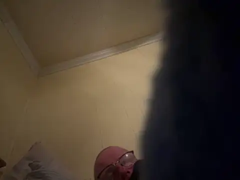 Snapshot of ClimbedCaelum chatting on December 14, 3:57 am ClimbedCaelum online show from December 14, 3:57 am