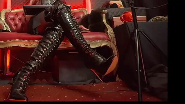 MistressesAliceAndRita online show from April 14, 6:24 pm