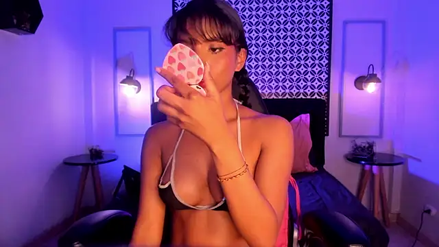 Snapshot of Gigi_Strawberry chatting on March 13, 8:04 am Gigi Strawberry online show from March 13, 8:04 am