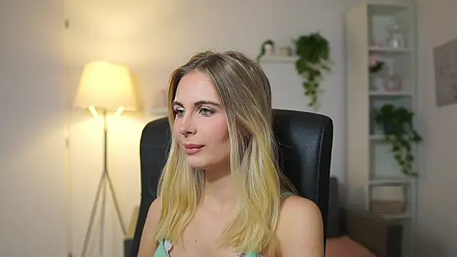 catecrago  online show from December 3, 1:54 pm