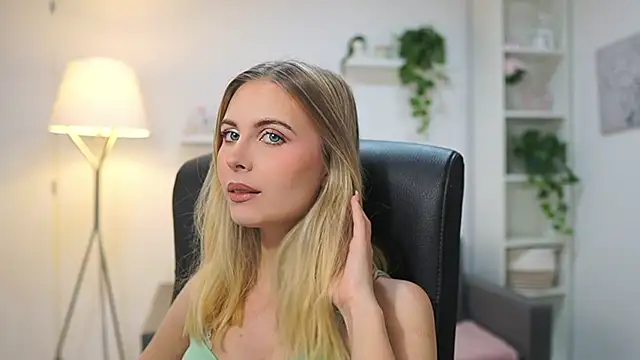 catecrago  online show from December 16, 1:59 pm