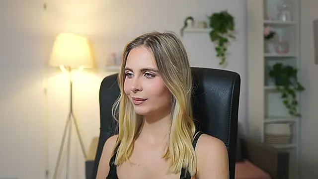 catecrago  online show from November 27, 7:03 pm