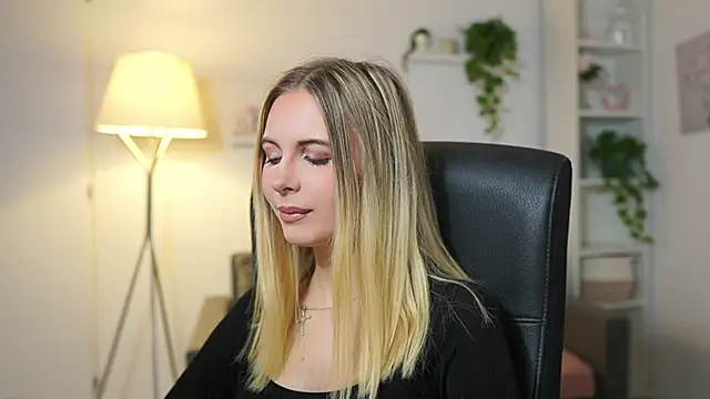 catecrago  online show from December 17, 9:14 am