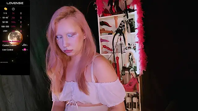 Snapshot of Bibi_Iva chatting on November 28, 5:29 am Bibi Iva online show from November 28, 5:29 am