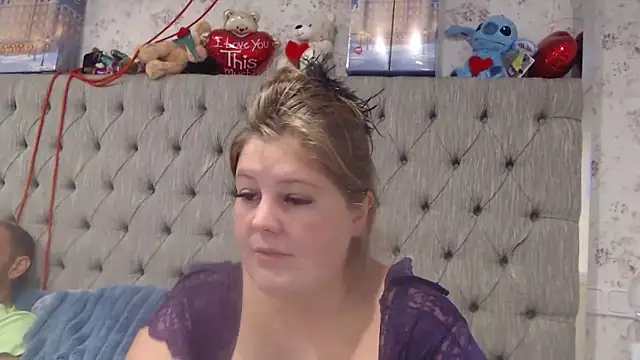 Snapshot of Lars-Lola chatting on November 12, 11:14 am Lars-Lola online show from November 12, 11:14 am