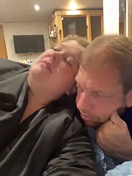 Snapshot of Lars-Lola chatting on October 29, 6:56 am Lars-Lola online show from October 29, 6:56 am