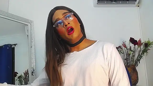 Snapshot of Karla_Dior7 chatting on February 12, 8:27 am Karla Dior7 online show from February 12, 8:27 am