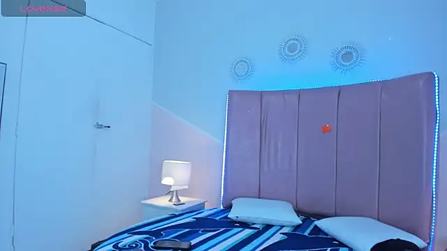 Liiam smith  online show from November 3, 12:53 pm