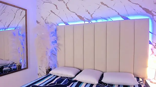 Liiam smith  online show from November 1, 1:16 pm