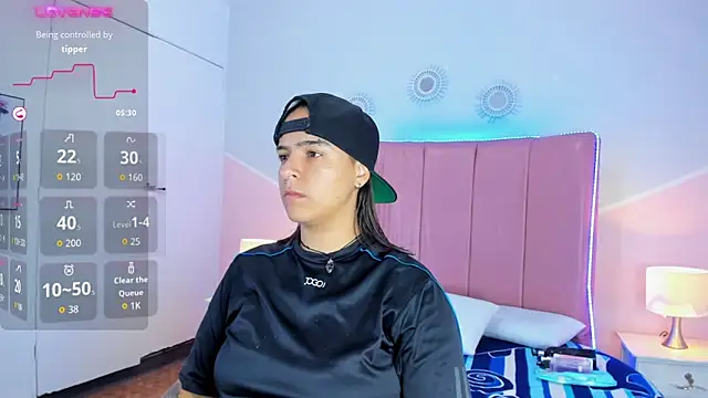 Liiam smith  online show from November 17, 12:42 pm