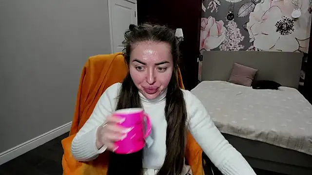 Snapshot of MissisCaty chatting on January 16, 5:00 am MissisCaty online show from January 16, 5:00 am