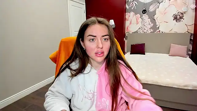 Snapshot of MissisCaty chatting on February 20, 4:31 am MissisCaty online show from February 20, 4:31 am