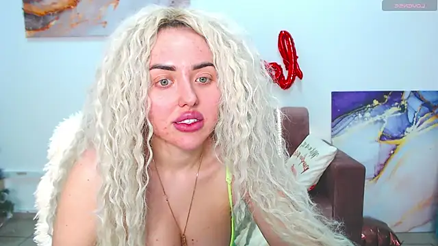 Snapshot of MissisCaty chatting on February 28, 1:47 am MissisCaty online show from February 28, 1:47 am