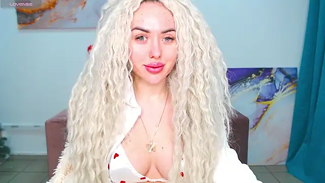 Snapshot of MissisCaty chatting on February 23, 7:17 pm MissisCaty online show from February 23, 7:17 pm