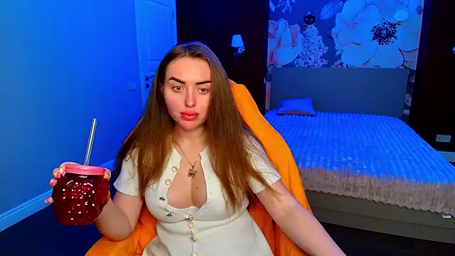 Snapshot of MissisCaty chatting on July 13, 8:19 pm MissisCaty online show from July 13, 8:19 pm