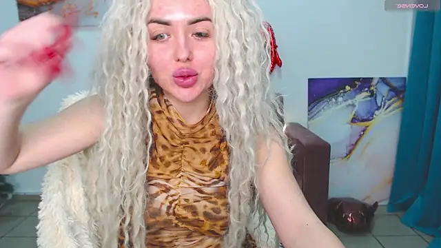 Snapshot of MissisCaty chatting on February 26, 1:46 am MissisCaty online show from February 26, 1:46 am