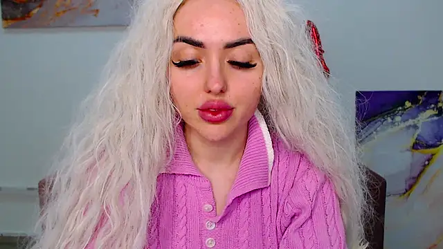 Snapshot of MissisCaty chatting on March 19, 12:34 pm MissisCaty online show from March 19, 12:34 pm