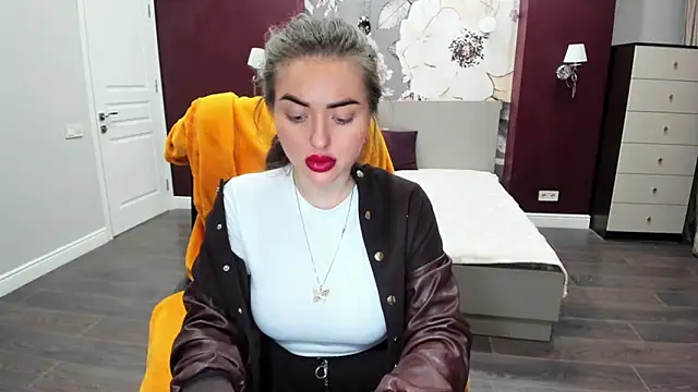 Snapshot of MissisCaty chatting on January 6, 7:40 pm MissisCaty online show from January 6, 7:40 pm