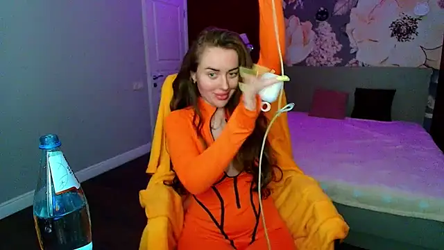MissisCaty online show from May 16, 7:02 pm
