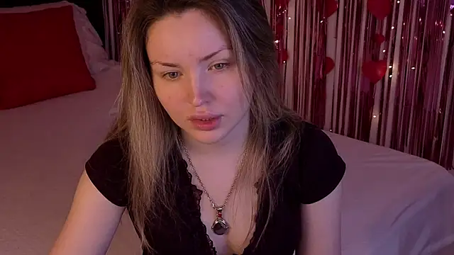 Lora Rosee online show from June 4, 2:33 pm