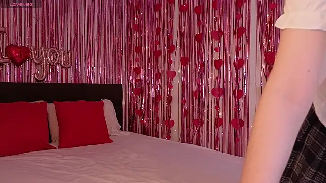 Lora Rosee online show from April 5, 2:24 pm