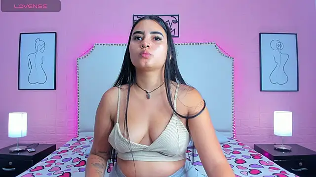  Emma whiitee  online show from November 1, 1:05 pm